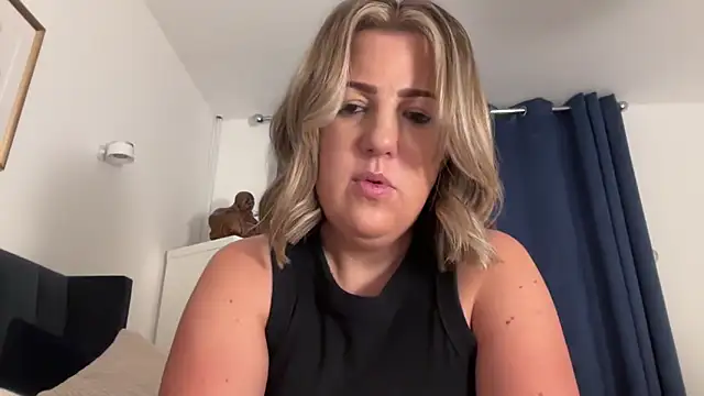 Snapshot of annabellewarick chatting on May 25, 2026, 8:59 pm annabellewarick online show from May 25, 2026, 8:59 pm