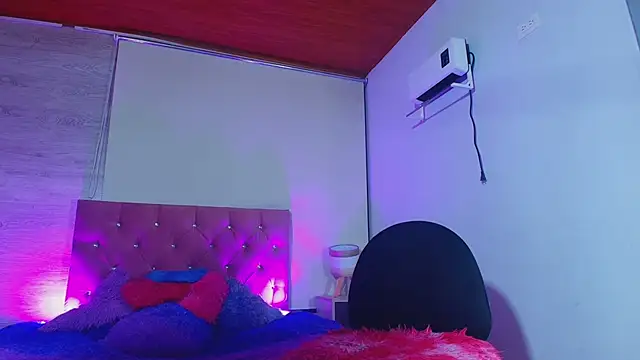 Sary LittleSmiles online show from April 19, 2026, 4:12 am