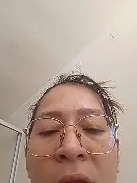 Snapshot of Dr_Edna_naughty chatting on June 18, 2026, 3:27 pm Dr Edna naughty online show from June 18, 2026, 3:27 pm