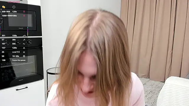 ErinnPieloch online show from March 25, 2026, 8:48 pm