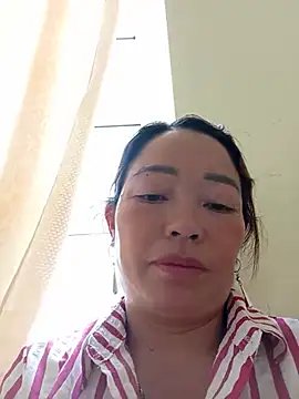 Yellow-pink online show from July 23, 2026, 1:52 am