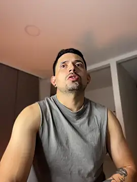 TroyeSavage online show from April 7, 2026, 10:48 am