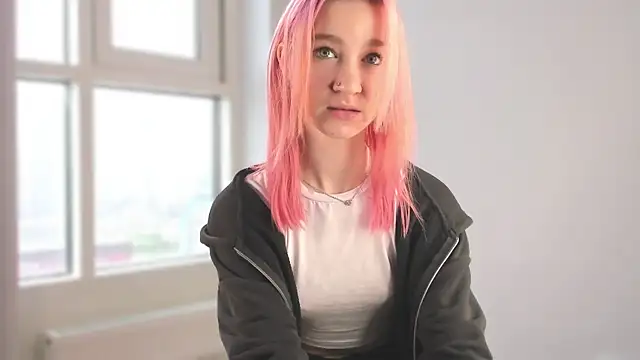 August female online show from April 26, 2026, 8:45 am