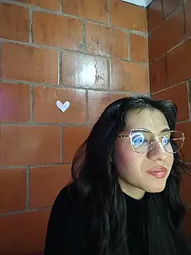 Snapshot of Amanda_x1 chatting on May 12, 2026, 7:55 pm Amanda x1 online show from May 12, 2026, 7:55 pm