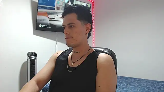 JUAN CAMILOXXX online show from May 23, 2026, 4:29 am
