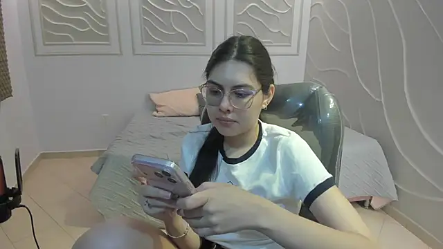 Snapshot of Cloebennet013 chatting on July 27, 2026, 3:13 am Cloebennet013 online show from July 27, 2026, 3:13 am