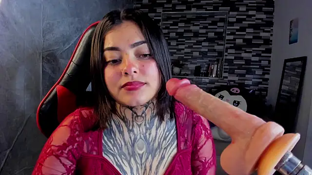 Snapshot of Sophiia_cherry chatting on May 16, 2026, 8:07 pm Sophiia cherry online show from May 16, 2026, 8:07 pm