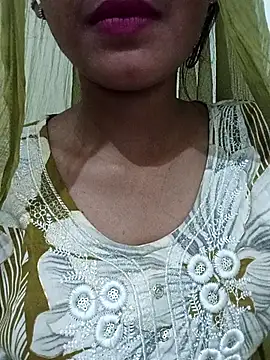 Barbie Aasnoor online show from March 14, 2026, 4:07 am