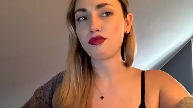 ScarlettSensitive online show from March 17, 2026, 3:15 pm