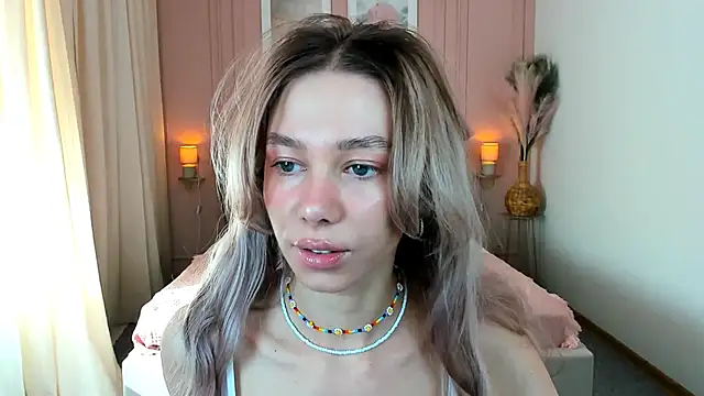 LuluAlis online show from April 23, 2026, 1:13 pm