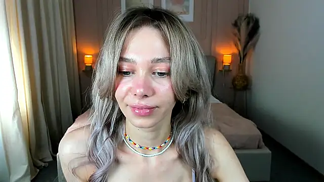 Snapshot of LuluAlis chatting on April 25, 2026, 1:41 pm LuluAlis online show from April 25, 2026, 1:41 pm