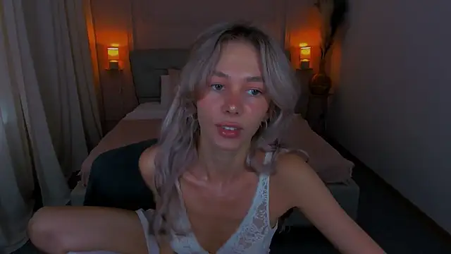 Snapshot of LuluAlis chatting on July 10, 2026, 2:19 pm LuluAlis online show from July 10, 2026, 2:19 pm