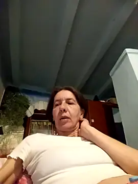 Tania9876 online show from April 16, 2026, 9:39 pm