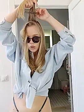 LittleForestELF2 online show from March 13, 2026, 12:23 pm