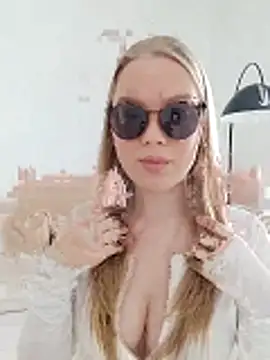 LittleForestELF2 online show from March 31, 2026, 5:30 am