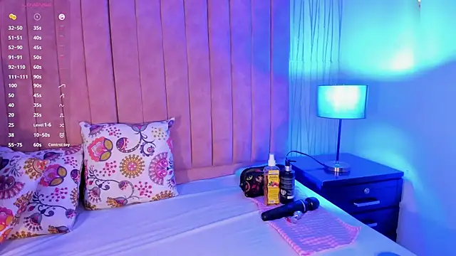 ValeriaRey  online show from April 9, 2026, 8:25 pm