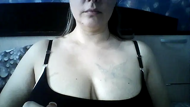 Alisa07qw online show from March 12, 2026, 5:02 am