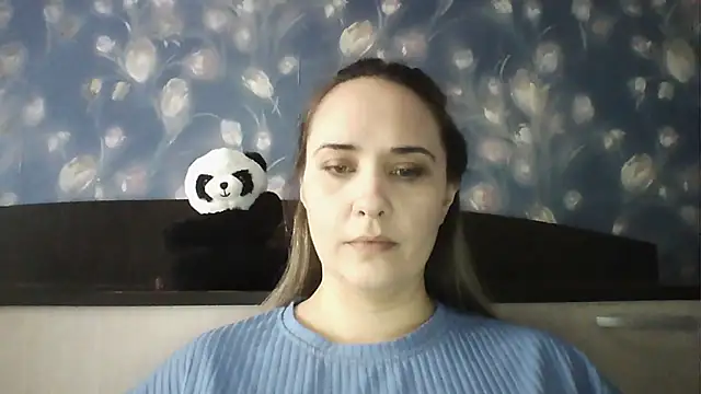 Alisa07qw online show from March 26, 2026, 7:14 am