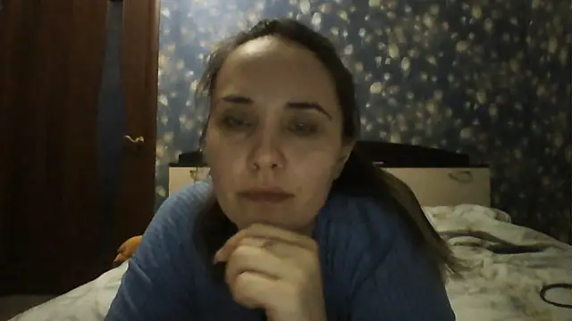 Alisa07qw online show from April 9, 2026, 2:33 pm