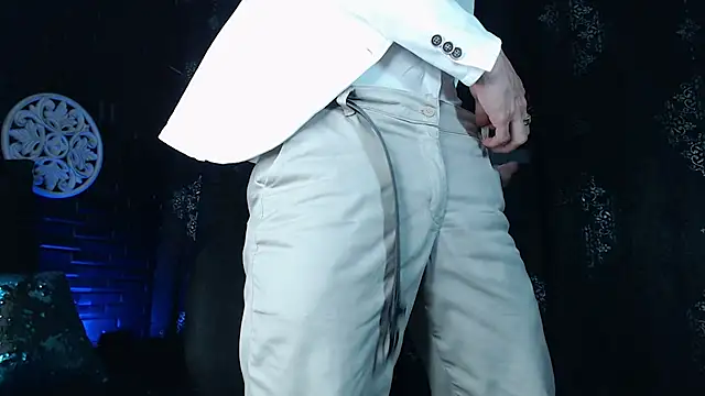 MilanDavid1 online show from April 21, 2026, 5:06 pm