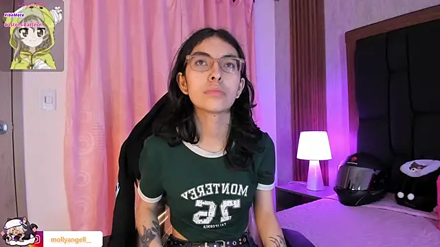 Molly A online show from April 6, 2026, 3:02 pm