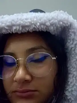 Liily Foxxy online show from March 27, 2026, 10:48 am