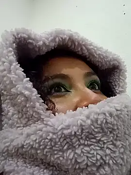 Liily Foxxy online show from April 7, 2026, 10:37 am