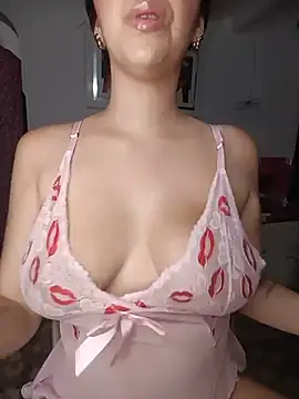 Kitty Loveee online show from June 14, 2026, 10:23 pm