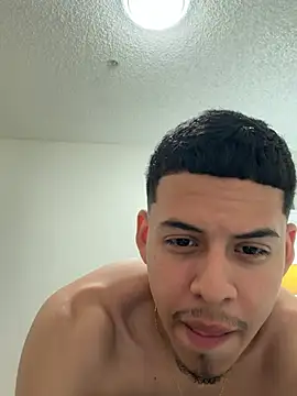 LatinHotxx2 online show from July 26, 2026, 6:32 am