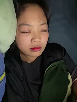 Snapshot of Herbe_01 chatting on March 12, 2026, 10:49 pm Herbe 01 online show from March 12, 2026, 10:49 pm