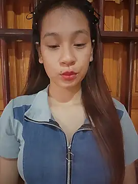 Snapshot of -Hicici- chatting on July 29, 2026, 11:47 pm -Hicici- online show from July 29, 2026, 11:47 pm