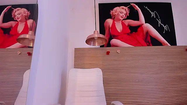 layla  smith online show from March 18, 2026, 8:12 pm