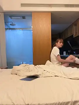 Aytc9989 online show from April 8, 2026, 4:07 pm