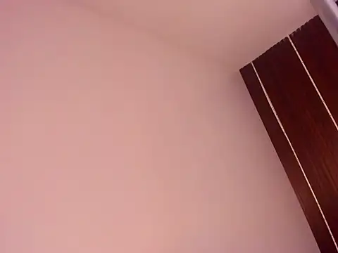 Snapshot of brunne_eva chatting on July 4, 2026, 10:43 am brunne eva online show from July 4, 2026, 10:43 am