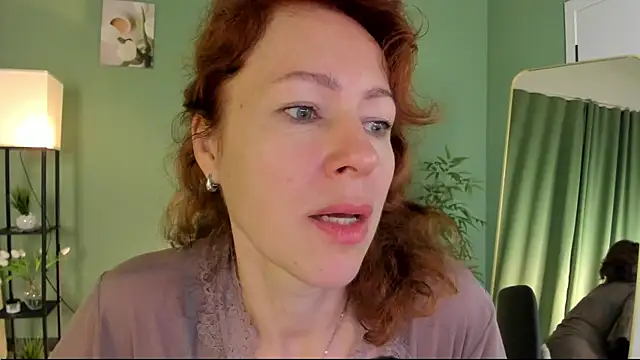LeticiaRomano online show from July 5, 2026, 4:07 am