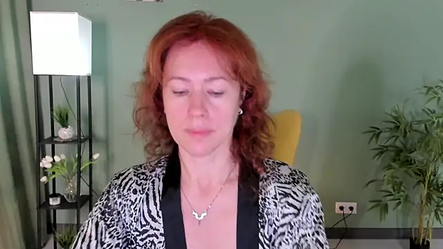 LeticiaRomano online show from July 6, 2026, 3:58 am