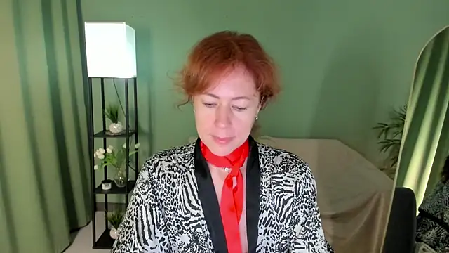 LeticiaRomano online show from July 8, 2026, 4:06 am