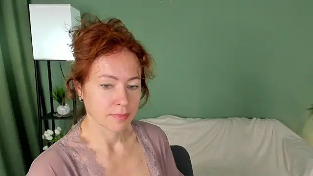 LeticiaRomano online show from July 10, 2026, 4:06 am