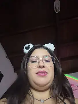 Snapshot of AitanaRosee chatting on July 6, 2026, 9:28 pm AitanaRosee online show from July 6, 2026, 9:28 pm