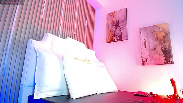 ZafiroCat online show from March 17, 2026, 5:00 am