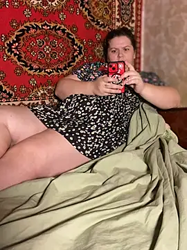 Nenssy555 online show from June 12, 2026, 6:18 pm