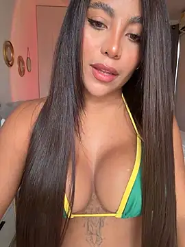 SaraValentina11 online show from May 2, 2026, 4:23 pm