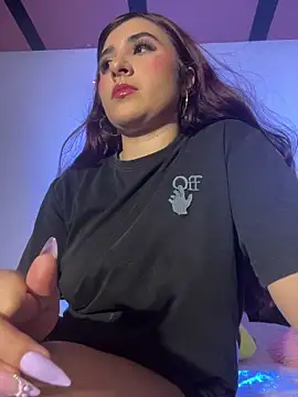 Snapshot of Nahomy-Benett chatting on March 13, 2026, 12:12 pm Nahomy-Benett online show from March 13, 2026, 12:12 pm