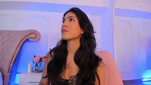 LucianaBlanco  online show from April 11, 2026, 8:35 pm