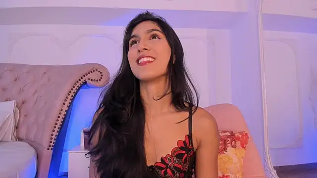 Snapshot of LucianaBlanco_ chatting on May 6, 2026, 8:25 pm LucianaBlanco online show from May 6, 2026, 8:25 pm