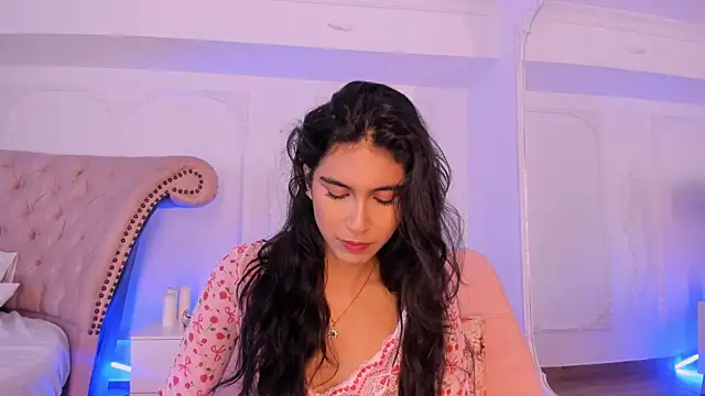 Snapshot of LucianaBlanco_ chatting on May 13, 2026, 8:38 pm LucianaBlanco online show from May 13, 2026, 8:38 pm