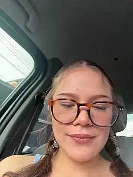 Snapshot of Tallulah_Kinky chatting on April 15, 2026, 7:10 pm Tallulah Kinky online show from April 15, 2026, 7:10 pm