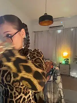 Snapshot of Tallulah_Kinky chatting on May 20, 2026, 5:41 pm Tallulah Kinky online show from May 20, 2026, 5:41 pm