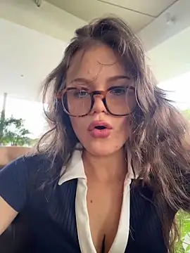 Snapshot of Tallulah_Kinky chatting on June 15, 2026, 9:06 pm Tallulah Kinky online show from June 15, 2026, 9:06 pm
