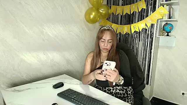 Helenn Moore online show from April 10, 2026, 1:49 pm